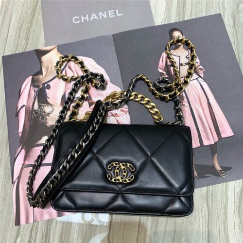High Quality Luxury Chanel Wallet On Chain Quilted Caviar Gold-Tone Black alternate view