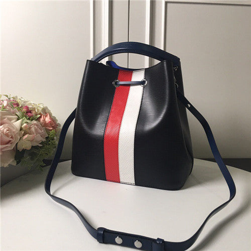 High Quality Luxury Louis Vuitton Lockme Bucket Bag alternate view