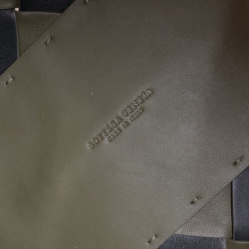 High Quality Luxury Bottega Veneta Leather Check Cabat Tote Bag product detail