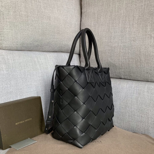 High Quality Luxury Bottega Veneta Leather Check Cabat Tote Bag In Black product detail