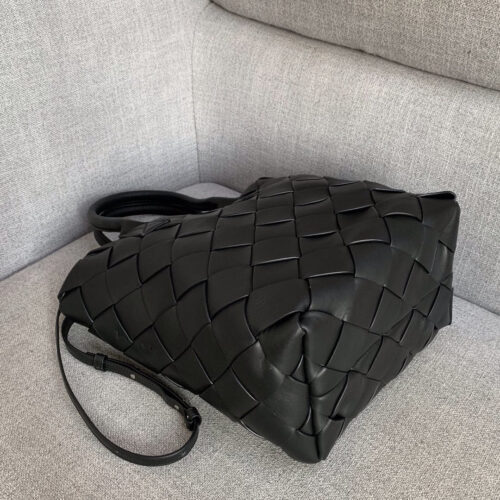 High Quality Luxury Bottega Veneta Leather Check Cabat Tote Bag In Black product detail