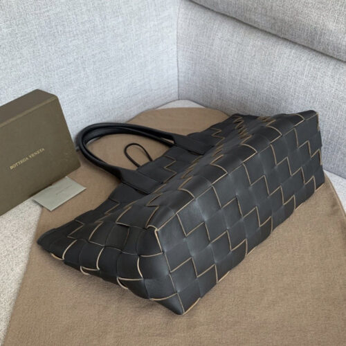 High Quality Luxury Bottega Veneta Tote In Fondente Maxi Intreccio In Black product detail