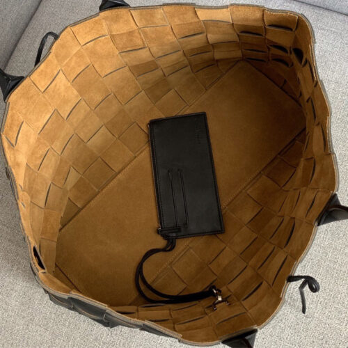 High Quality Luxury Bottega Veneta Tote In Fondente Maxi Intreccio In Black product detail