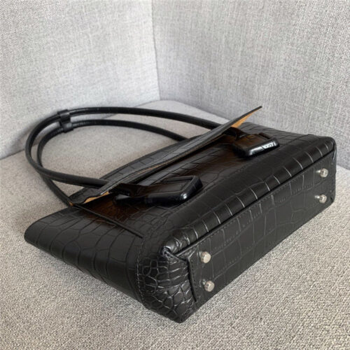 High Quality Luxury Bottega Veneta Arco Mini Crocodile Black product detail