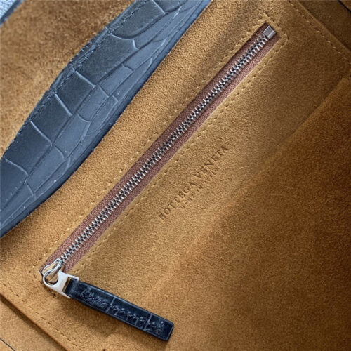 High Quality Luxury Bottega Veneta Arco Mini Crocodile Black product detail