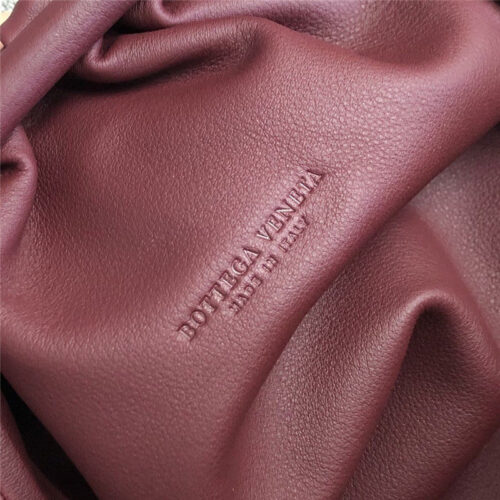 High Quality Luxury Bottega Veneta The Pouch Bag Red Wine product detail
