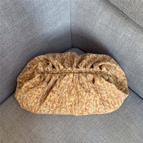 High Quality Luxury Bottega Veneta The Pouch Bag – Style 30137 product detail
