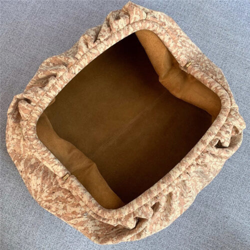 High Quality Luxury Bottega Veneta The Pouch Bag – Style 30137 product detail