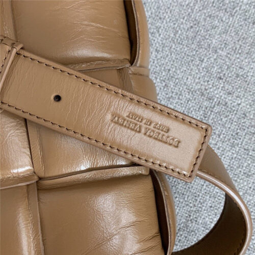 High Quality Luxury Bottega Veneta Padded Cassette Bag – Style 30087 product detail