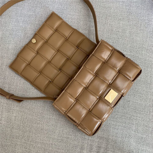 High Quality Luxury Bottega Veneta Padded Cassette Bag – Style 30087 product detail