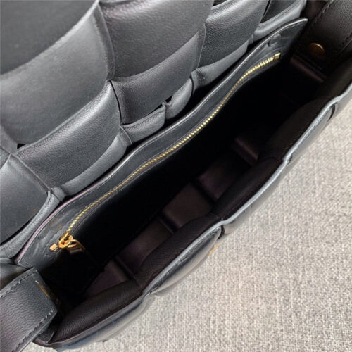 High Quality Luxury Bottega Veneta Padded Cassette Bag Black product detail