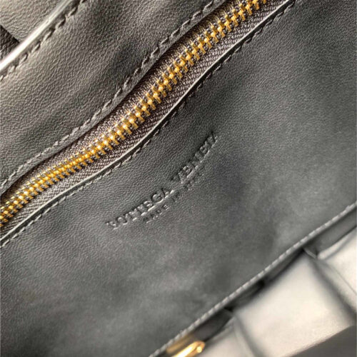 High Quality Luxury Bottega Veneta Padded Cassette Bag Black product detail