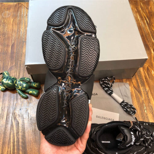 High Quality Luxury Balenciaga Triple S Sneakers – Style 97923 product detail