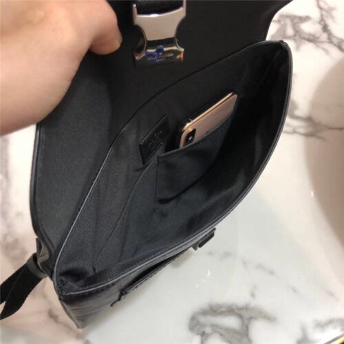 High Quality Luxury Louis Vuitton Outdoor Flap Messenger product detail