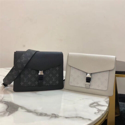 High Quality Luxury Louis Vuitton Outdoor Flap Messenger – Style 47794 product detail