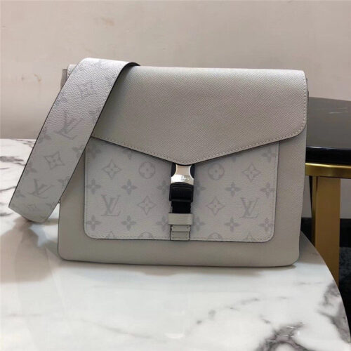 High Quality Luxury Louis Vuitton Outdoor Flap Messenger – Style 47794