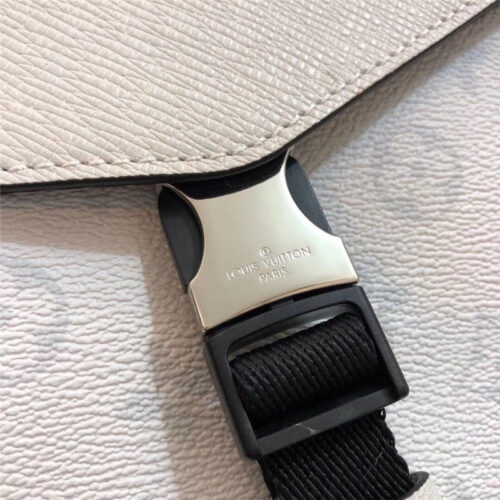 High Quality Luxury Louis Vuitton Outdoor Flap Messenger – Style 47794 product detail
