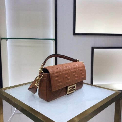 High Quality Luxury Fendi Baguette Medium Brown product detail