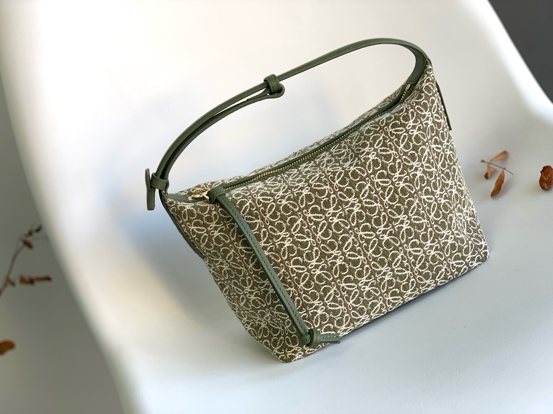High Quality Luxury Loewe Cubi Anagram Bag