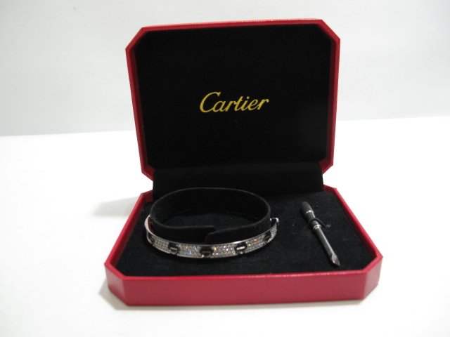 High Quality Luxury Cartier Love Bracelet Silver Full Diamonds product detail
