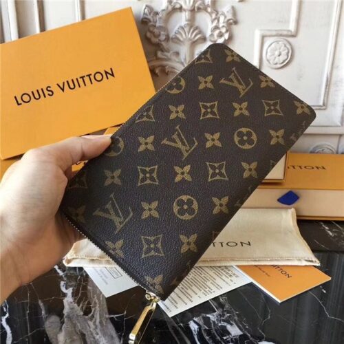 High Quality Luxury Louis Vuitton Monogram Zippy Organizer alternate view