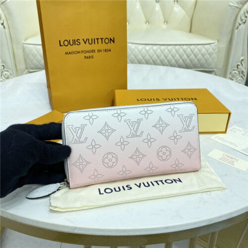High Quality Luxury Louis Vuitton Zippy Wallet Mahina Light Pink alternate view