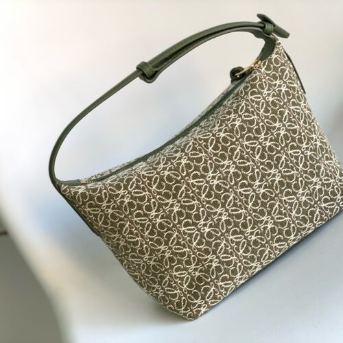 High Quality Luxury Loewe Cubi Anagram Bag alternate view