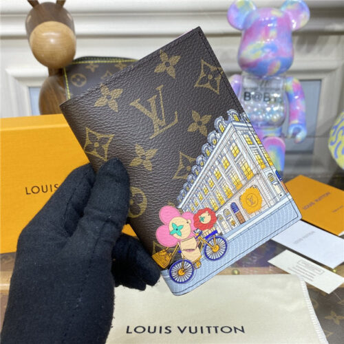 High Quality Luxury Louis Vuitton Passport Cover alternate view