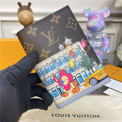High Quality Luxury Louis Vuitton Passport Cover – Style 48036 alternate view
