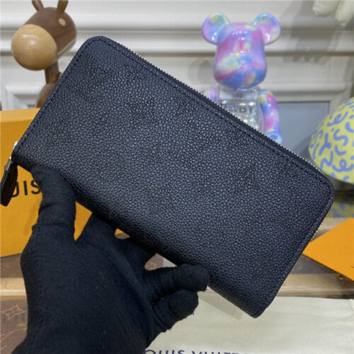 High Quality Luxury Louis Vuitton Zippy Wallet Mahina Noir alternate view