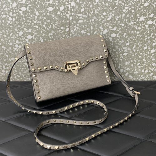 High Quality Luxury Valentino Garavani Rockstud Bag – Style 03596 product detail