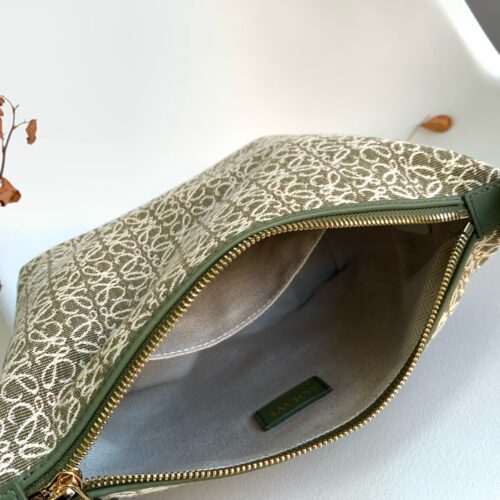 High Quality Luxury Loewe Cubi Anagram Bag product detail