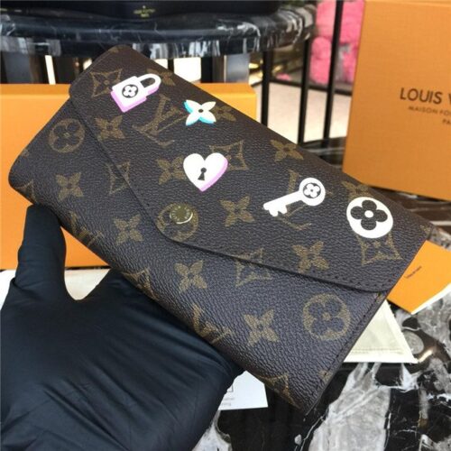 High Quality Luxury Louis Vuitton Sarah Wallet product detail