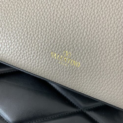 High Quality Luxury Valentino Garavani Rockstud Bag – Style 03596 product detail