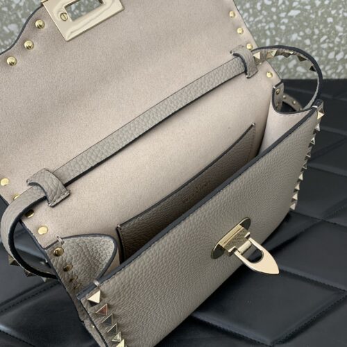 High Quality Luxury Valentino Garavani Rockstud Bag – Style 03596 product detail
