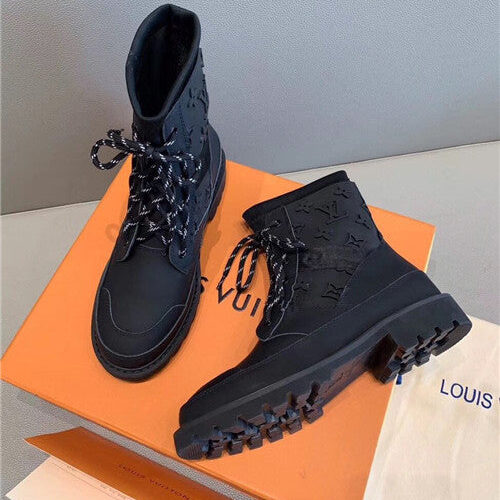 High Quality Luxury Louis Vuitton Frontrow Sneaker – Style 96131 alternate view