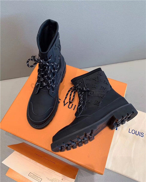 High Quality Luxury Louis Vuitton Frontrow Sneaker – Style 96131 product detail