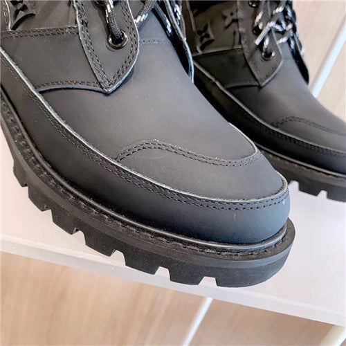 High Quality Luxury Louis Vuitton Frontrow Sneaker – Style 96131 product detail