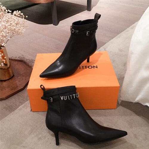 High Quality Luxury Louis Vuitton Boots In Black alternate view