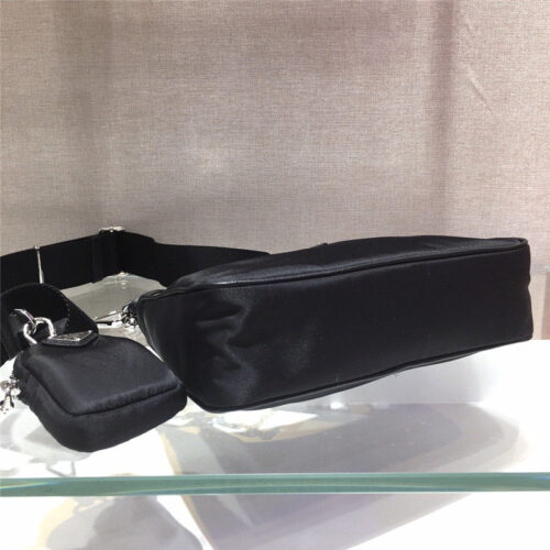 High Quality Luxury Prada Made-In-Italy Unisex Nylon Black Messenger Bag product detail