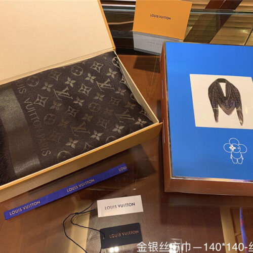 High Quality Luxury Louis Vuitton So Shine Monogram Scarf Shawl – Style 26678 product detail