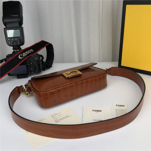 High Quality Luxury Fendi Crocodile Baguette product detail