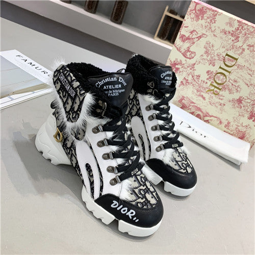 High Quality Luxury Dior Sneaker – Style 01030