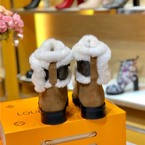 High Quality Luxury Louis Vuitton Ladies Wool Lace Up Boots – Style 89283 product detail