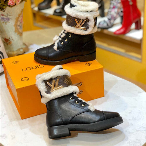 High Quality Luxury Louis Vuitton Ladies Wool Lace Up Boots – Style 97763 alternate view