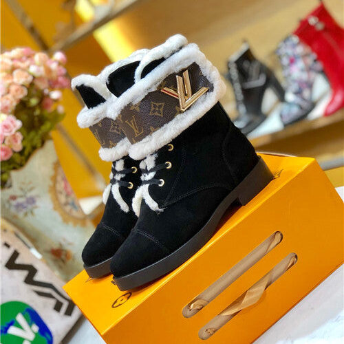 High Quality Luxury Louis Vuitton Ladies Wool Lace Up Boots alternate view