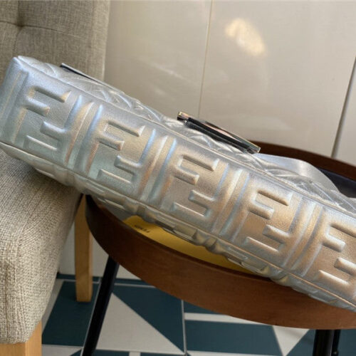 High Quality Luxury Fend Silver Baguette Shoulder Bag product detail