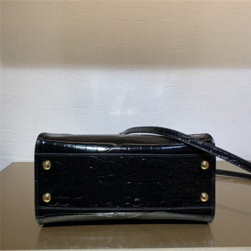 High Quality Luxury Fendi Peekaboo Mini Leather Tote product detail