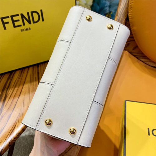 High Quality Luxury Fendi Peekaboo Bag White product detail