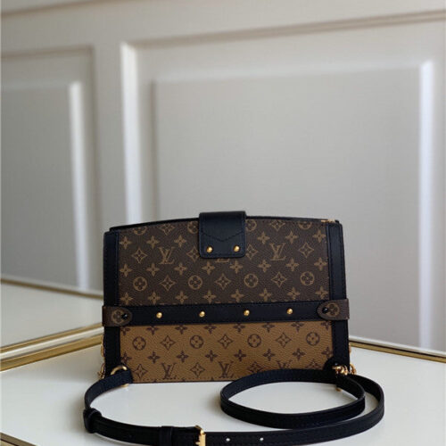 High Quality Luxury LV Pochette Trunk Clutch Handbag alternate view